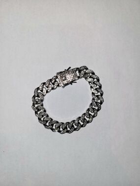 Silver-Tone Cuban Link Bracelet with Rhinestone Crystals NWOT